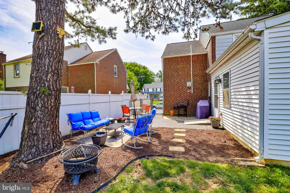560 HOLMES ROAD Morton, PA 19070