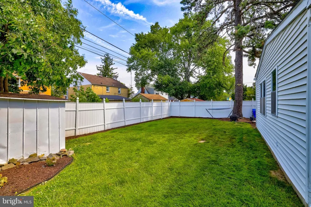 560 HOLMES ROAD Morton, PA 19070