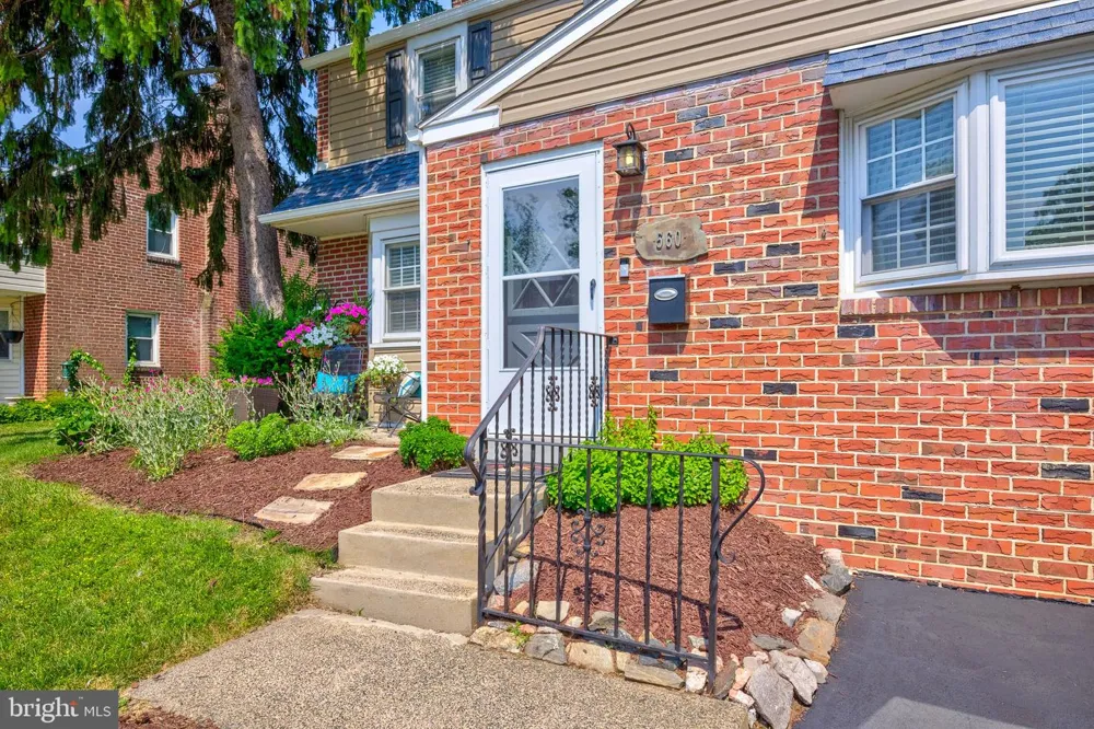 560 HOLMES ROAD Morton, PA 19070