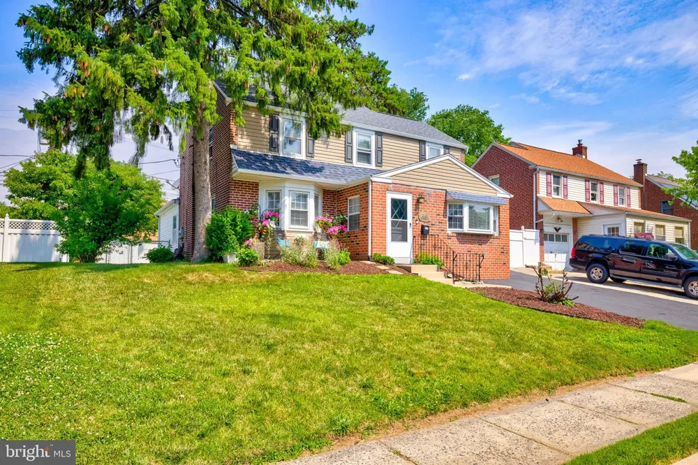560 HOLMES ROAD Morton, PA 19070