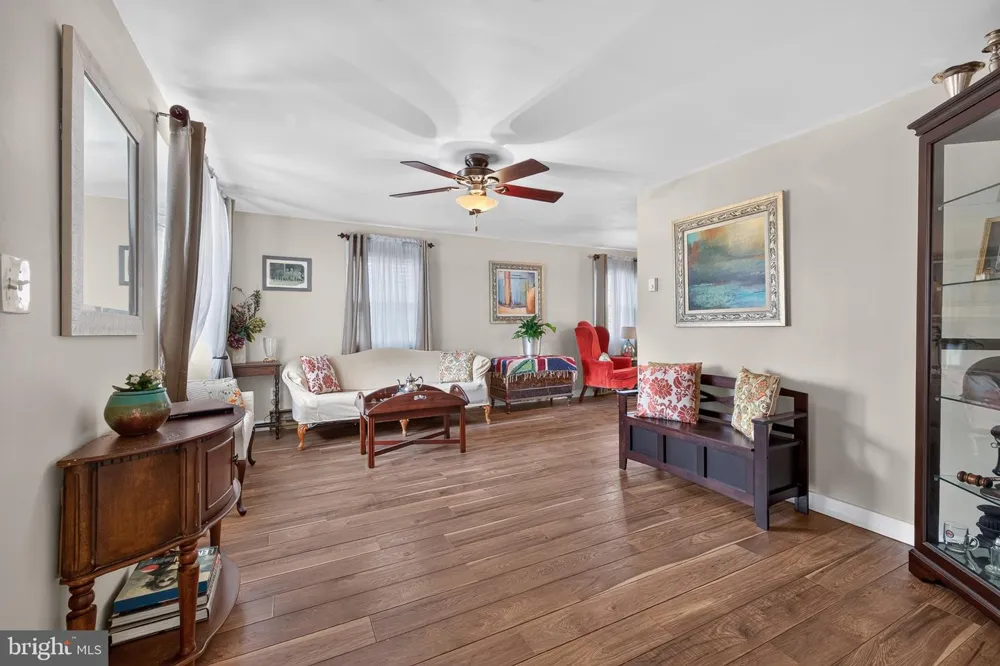 560 HOLMES ROAD Morton, PA 19070