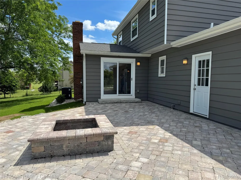 4109 Loves Creek Marion Township, MI 48843