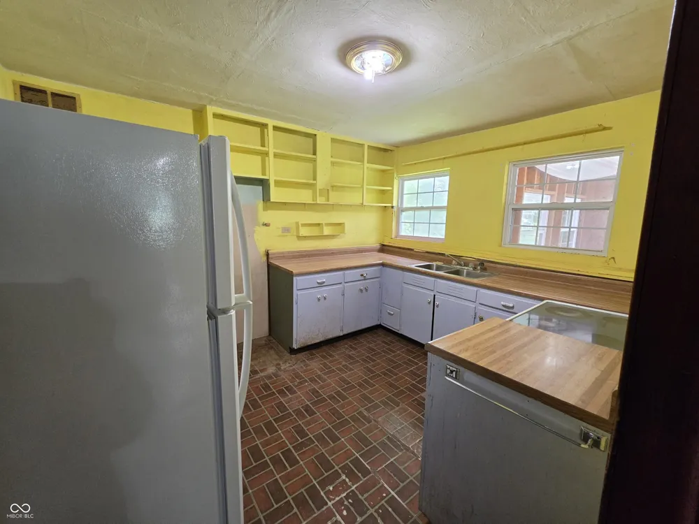 1209 Shelby Street Alexandria, IN 46001