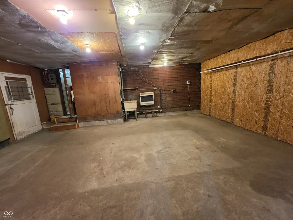 1209 Shelby Street Alexandria, IN 46001