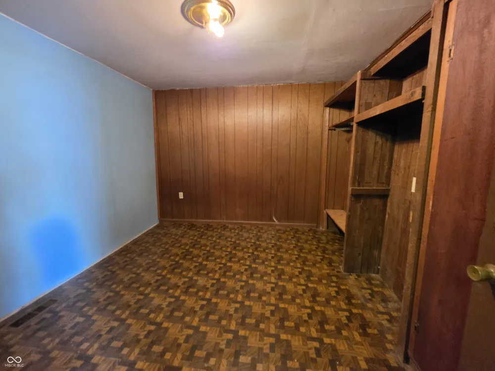 1209 Shelby Street Alexandria, IN 46001
