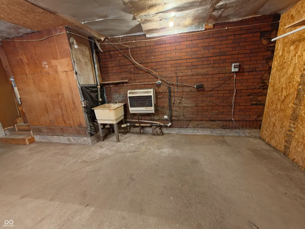 1209 Shelby Street Alexandria, IN 46001