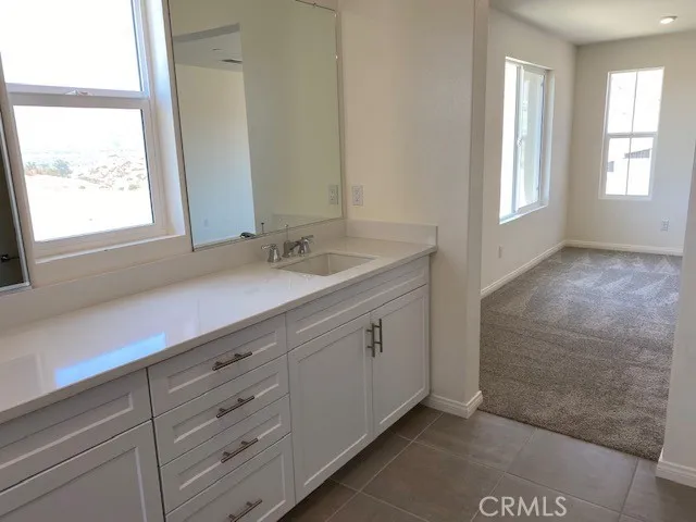 934 Helena Ridge Lake Elsinore, CA 92530