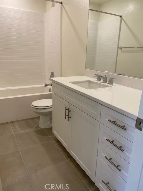 934 Helena Ridge Lake Elsinore, CA 92530