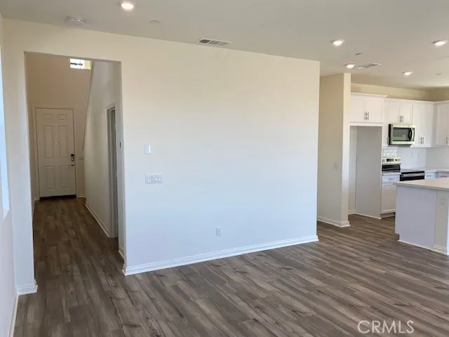 934 Helena Ridge Lake Elsinore, CA 92530