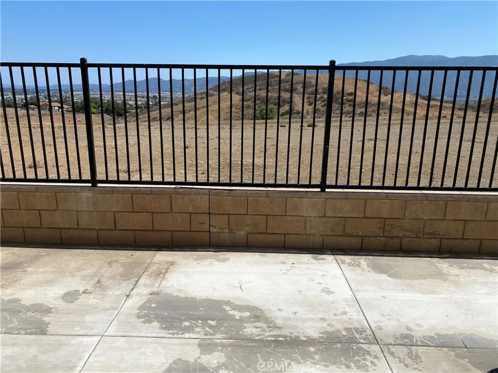 934 Helena Ridge Lake Elsinore, CA 92530