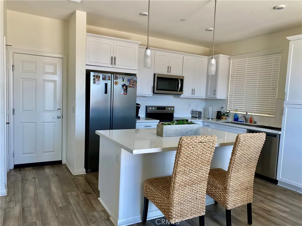 934 Helena Ridge Lake Elsinore, CA 92530