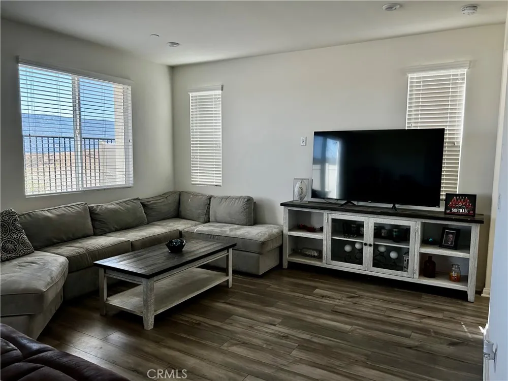 934 Helena Ridge Lake Elsinore, CA 92530