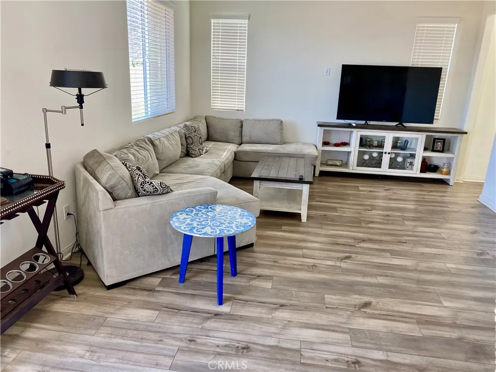 934 Helena Ridge Lake Elsinore, CA 92530
