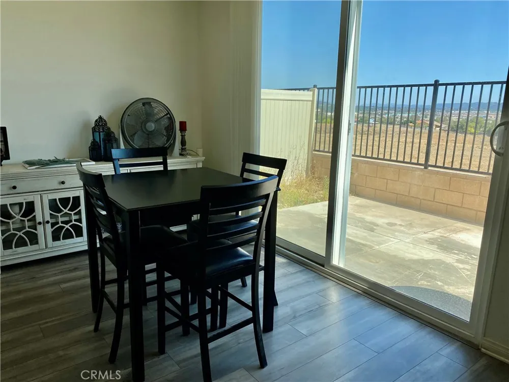 934 Helena Ridge Lake Elsinore, CA 92530