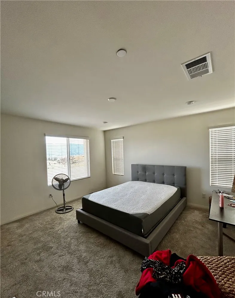 934 Helena Ridge Lake Elsinore, CA 92530