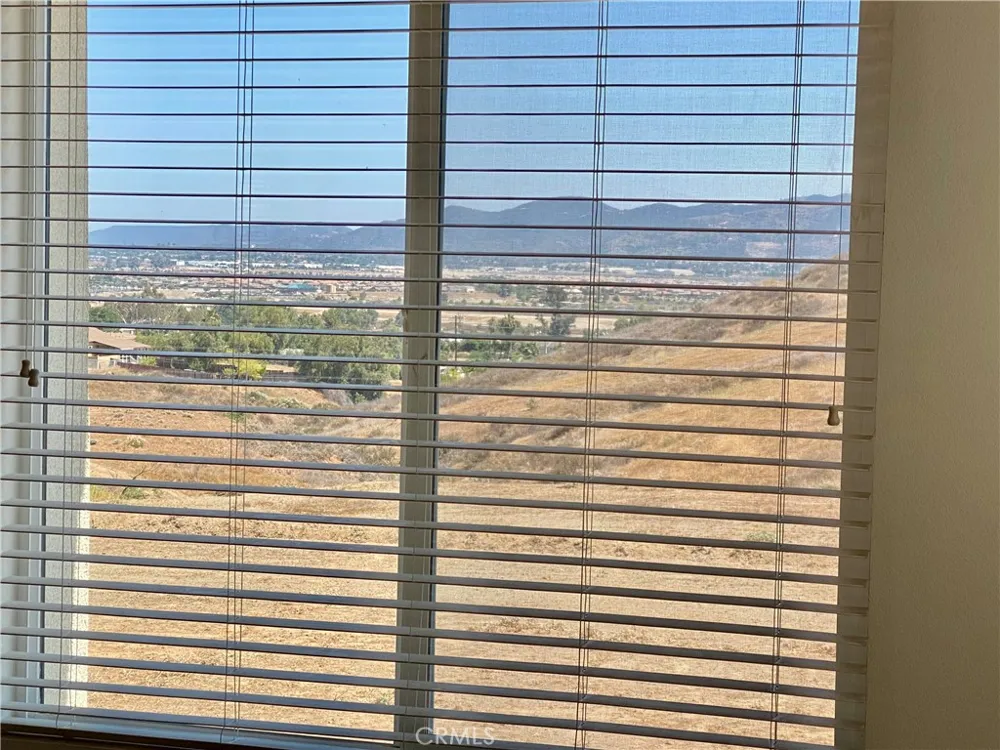 934 Helena Ridge Lake Elsinore, CA 92530