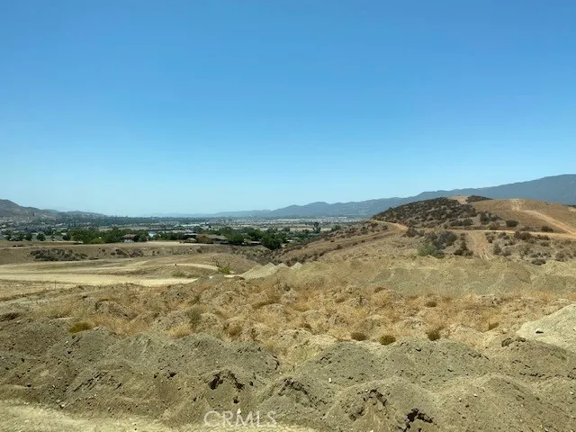 934 Helena Ridge Lake Elsinore, CA 92530
