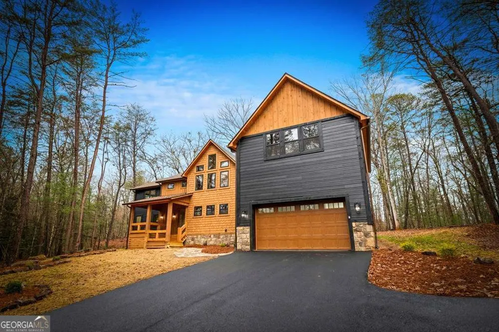 45 Shermans CT McCaysville, GA 30555