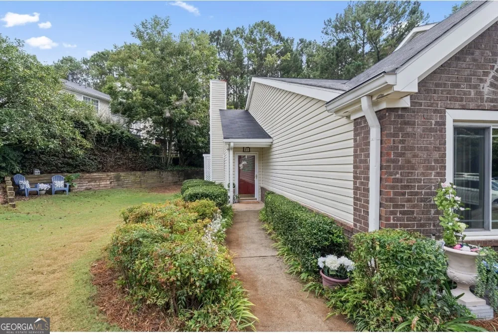 81 Hampshire CT Avondale Estates, GA 30002