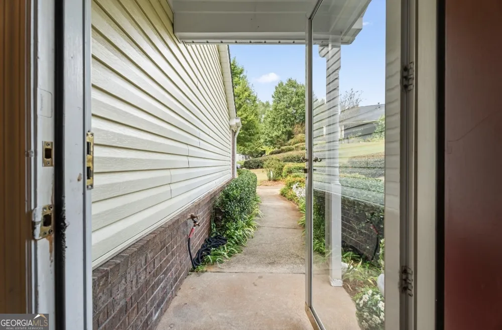 81 Hampshire CT Avondale Estates, GA 30002