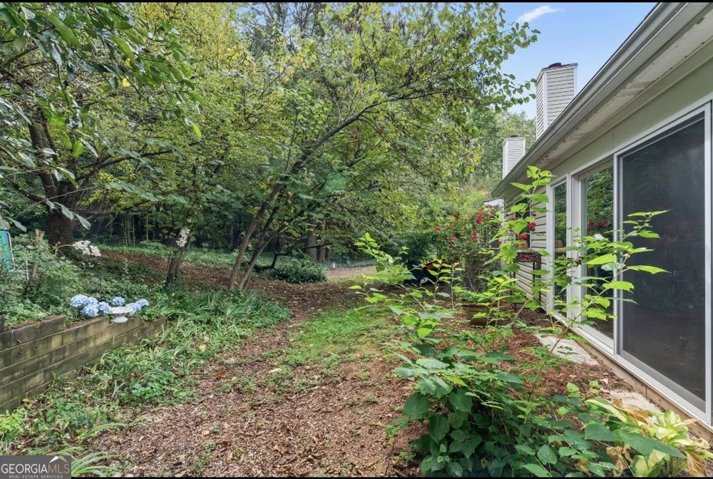 81 Hampshire CT Avondale Estates, GA 30002
