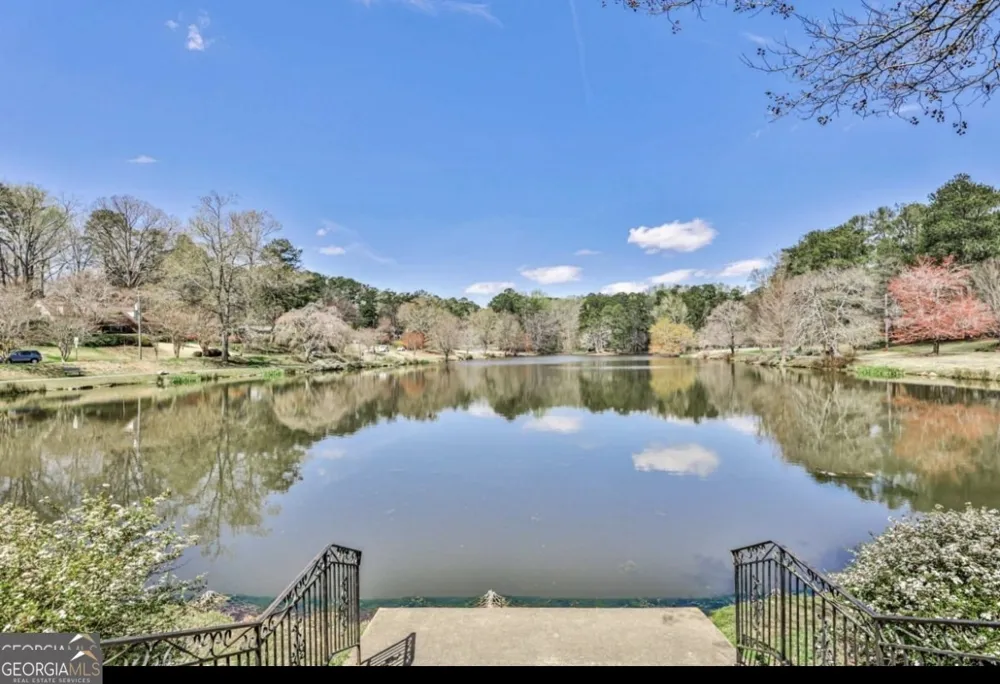 81 Hampshire CT Avondale Estates, GA 30002
