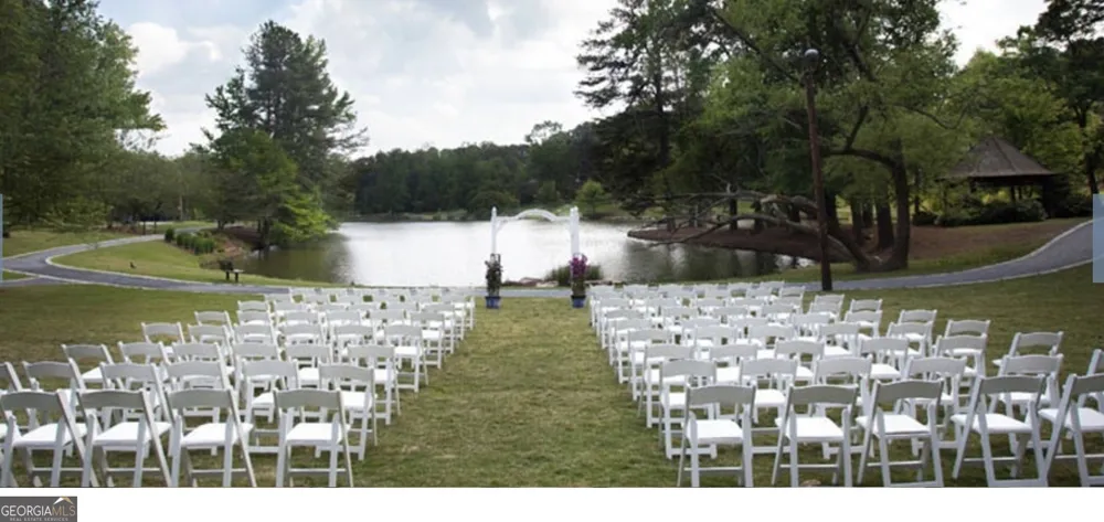 81 Hampshire CT Avondale Estates, GA 30002