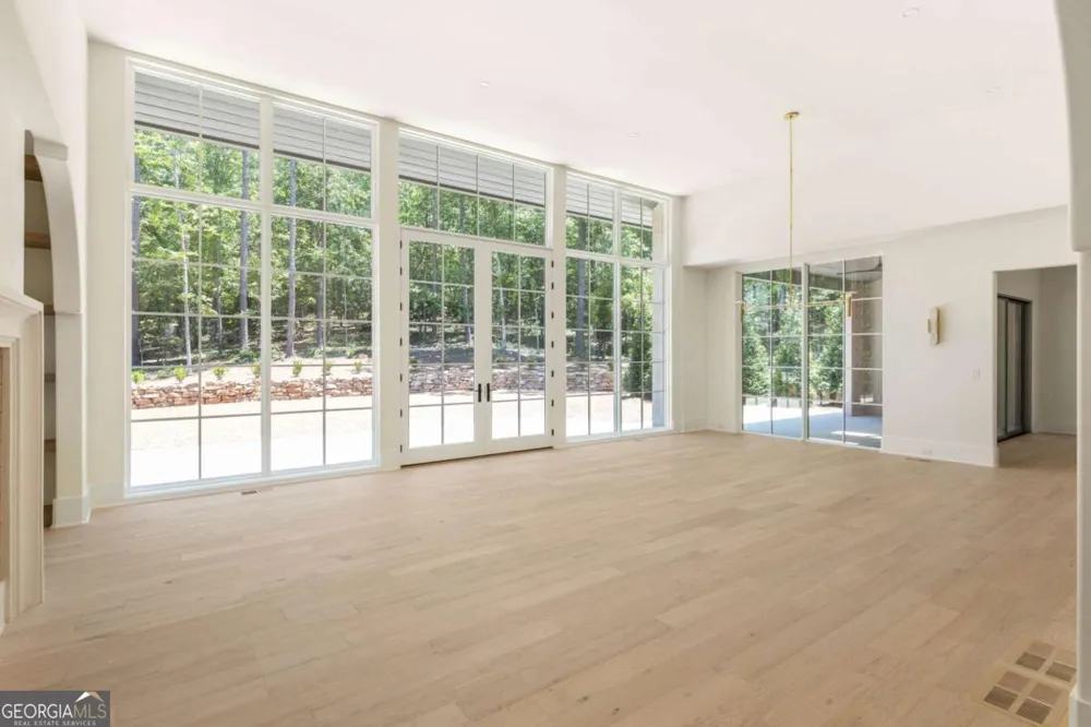555 Augusta LN Chattahoochee Hills, GA 30268