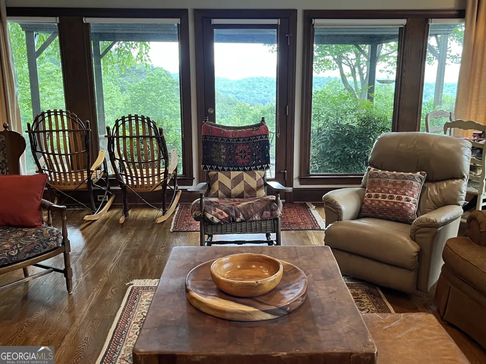 700 Old Lake Russell RD Cornelia, GA 30531