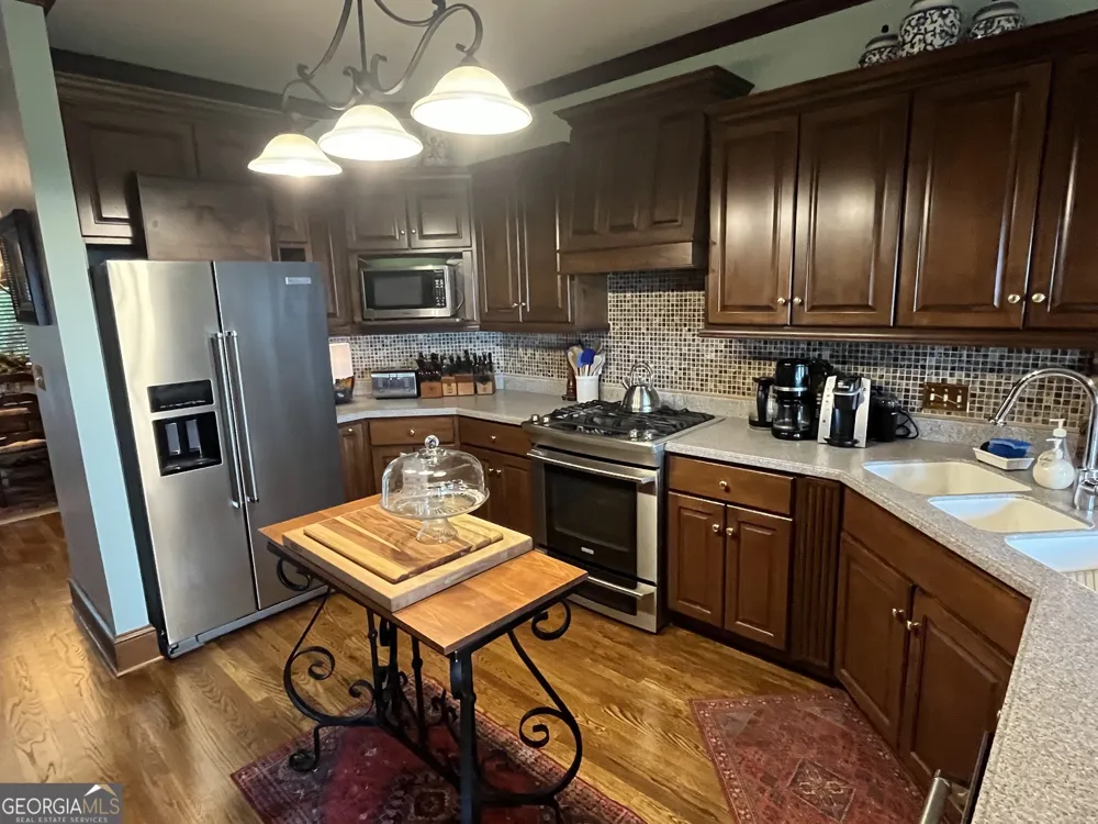 700 Old Lake Russell RD Cornelia, GA 30531