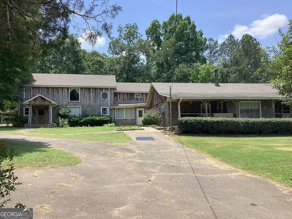 220 Ennis RD Barnesville, GA 30204