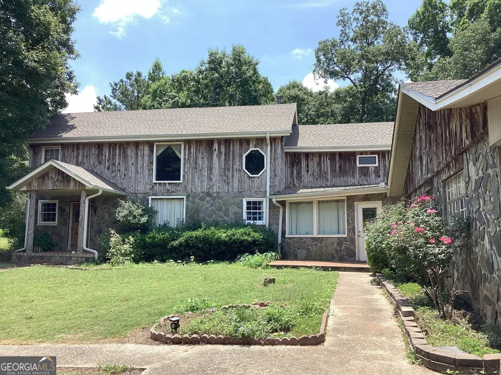 220 Ennis RD Barnesville, GA 30204