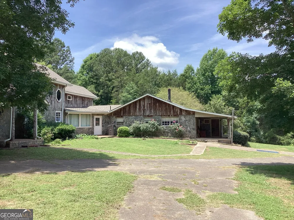 220 Ennis RD Barnesville, GA 30204