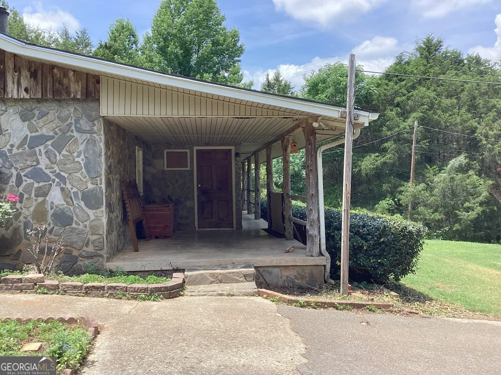 220 Ennis RD Barnesville, GA 30204