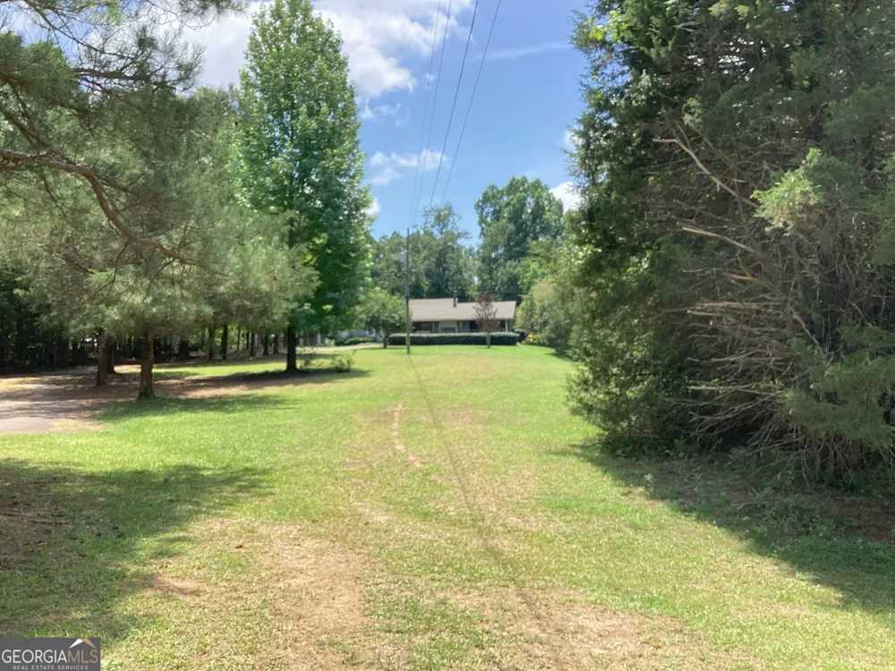 220 Ennis RD Barnesville, GA 30204