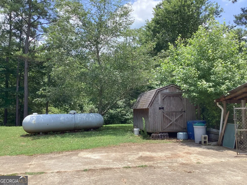 220 Ennis RD Barnesville, GA 30204