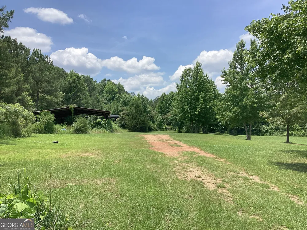 220 Ennis RD Barnesville, GA 30204