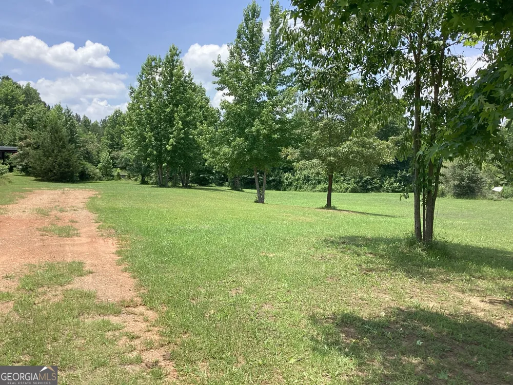 220 Ennis RD Barnesville, GA 30204