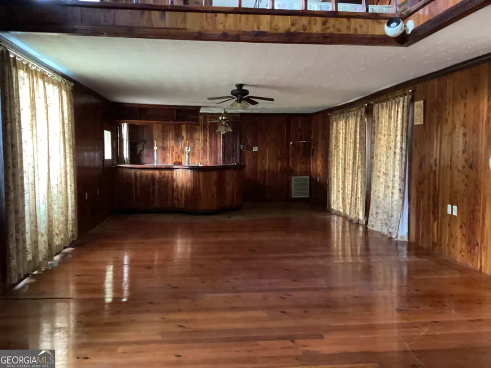220 Ennis RD Barnesville, GA 30204