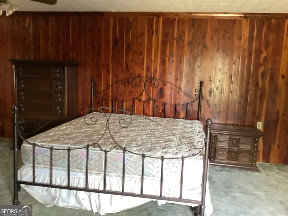 220 Ennis RD Barnesville, GA 30204