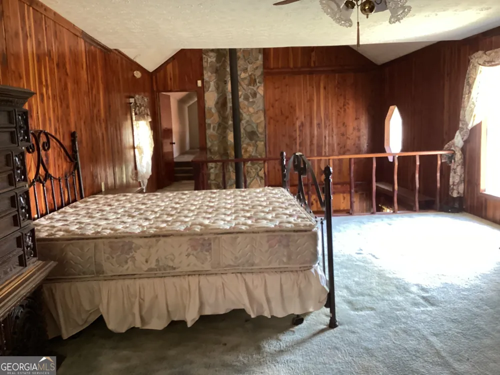 220 Ennis RD Barnesville, GA 30204