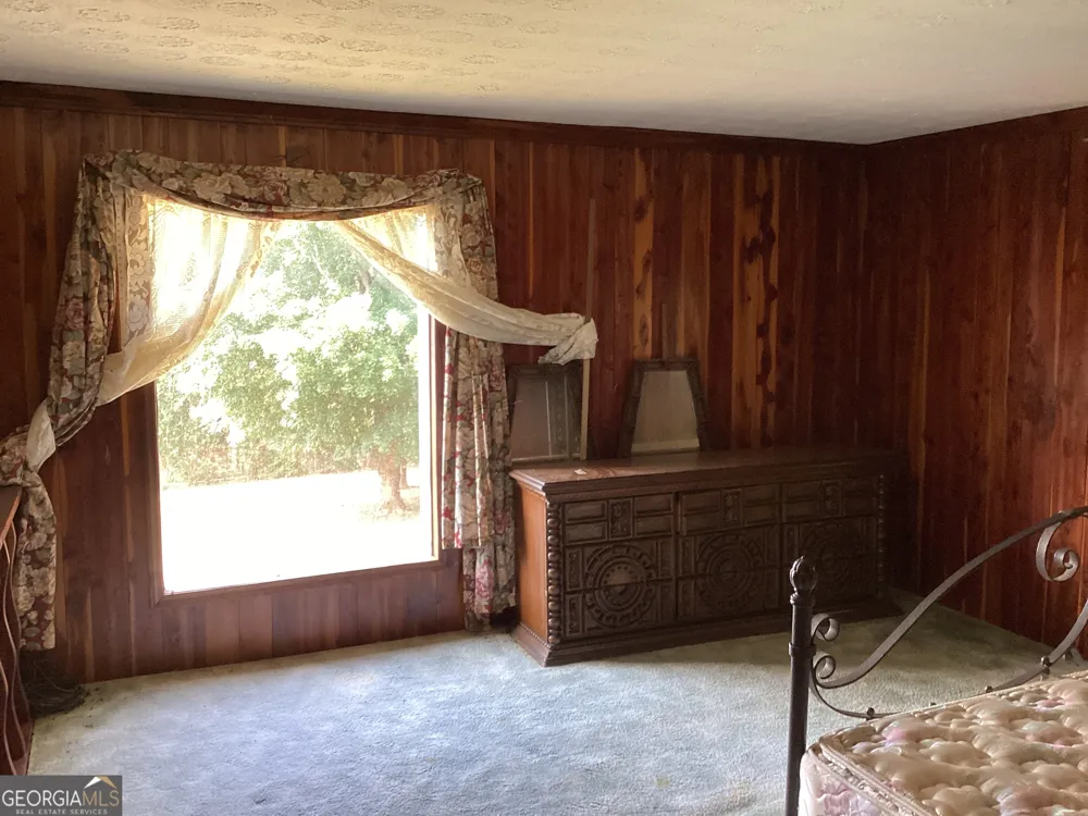 220 Ennis RD Barnesville, GA 30204