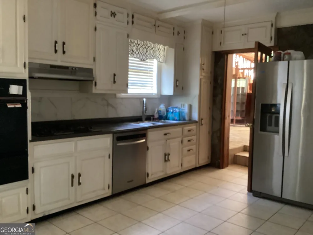 220 Ennis RD Barnesville, GA 30204