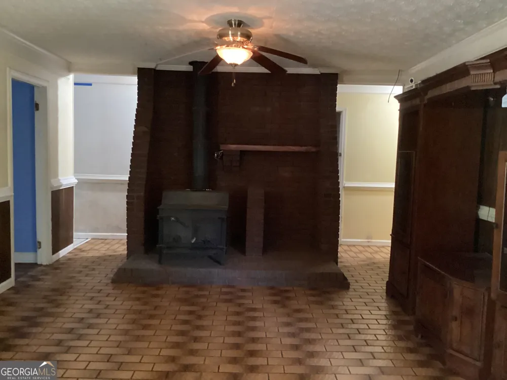 220 Ennis RD Barnesville, GA 30204