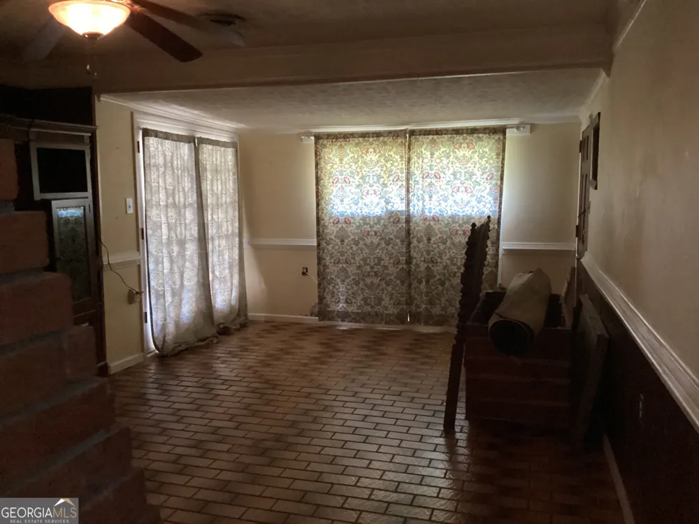 220 Ennis RD Barnesville, GA 30204
