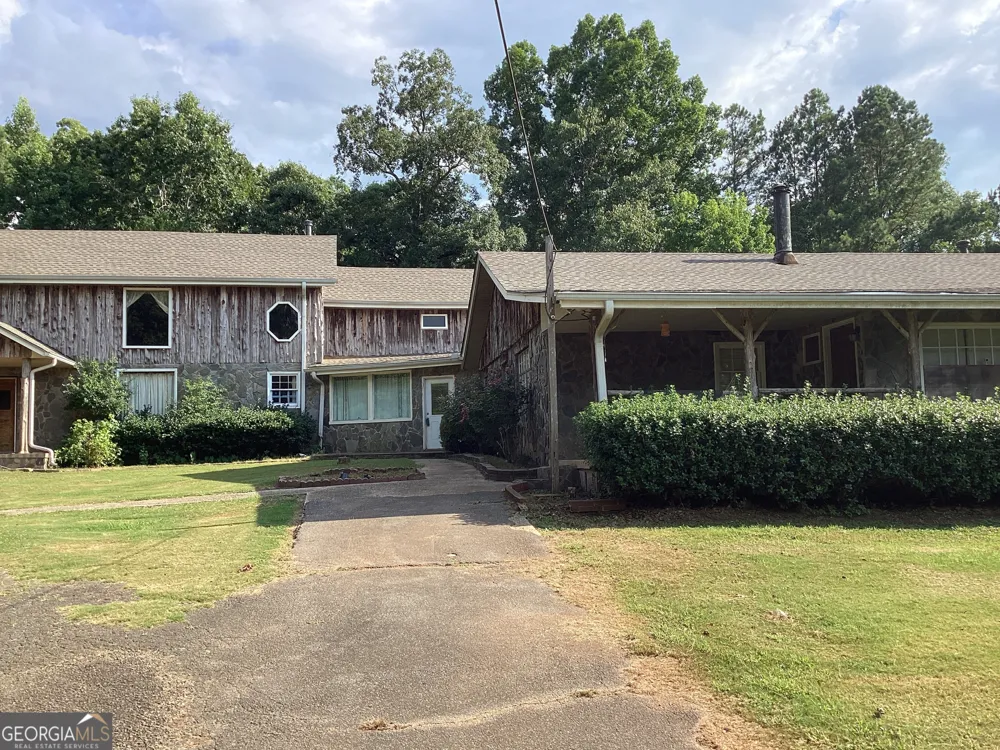 220 Ennis RD Barnesville, GA 30204