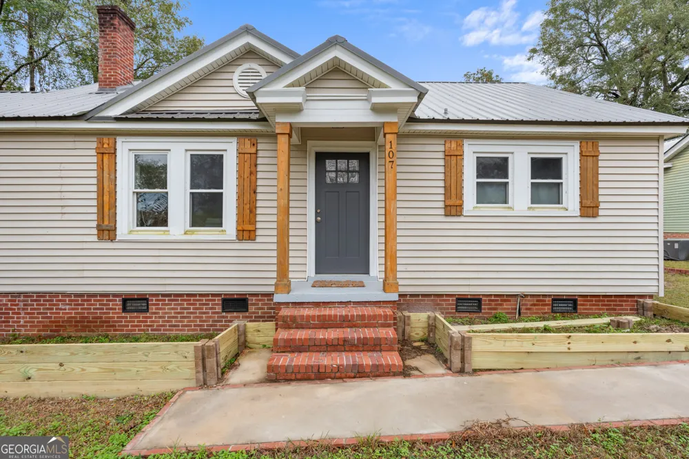 107 Dixie AVE Sylvania, GA 30467