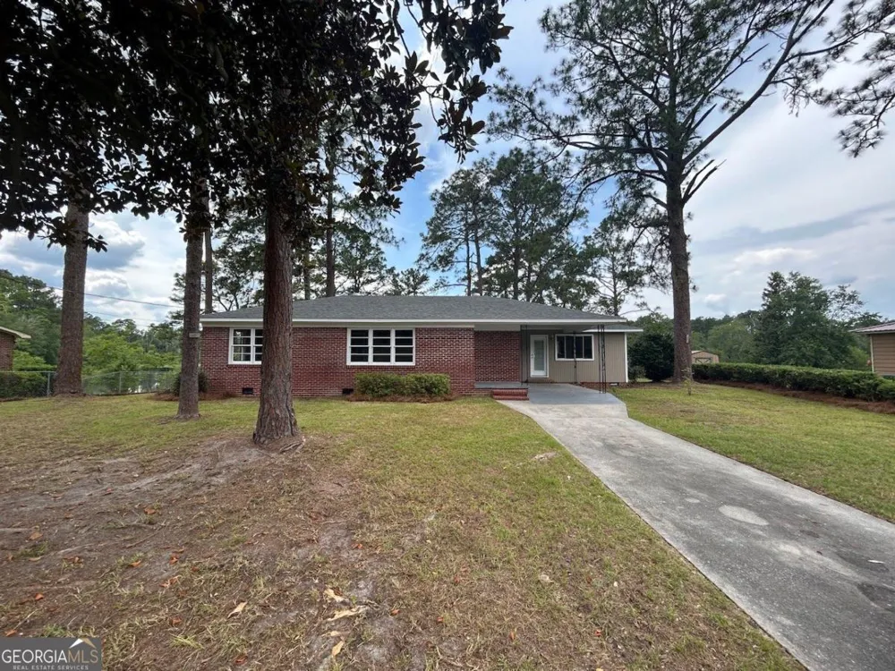 843 Prosperity DR Swainsboro, GA 30401