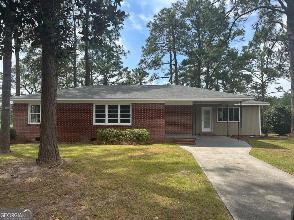 843 Prosperity DR Swainsboro, GA 30401