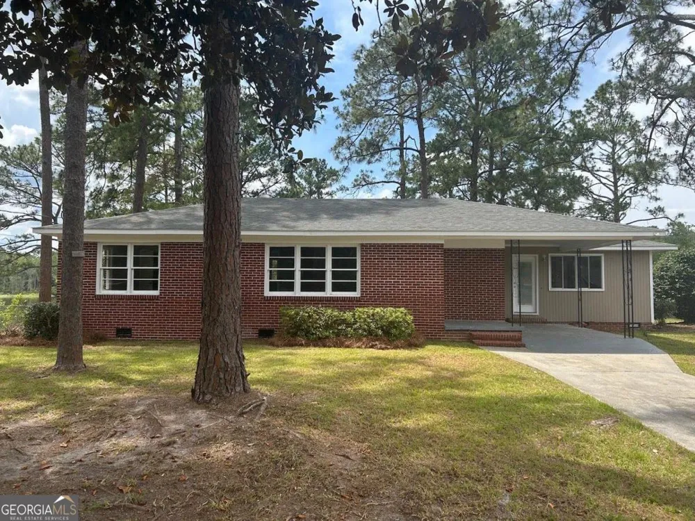 843 Prosperity DR Swainsboro, GA 30401
